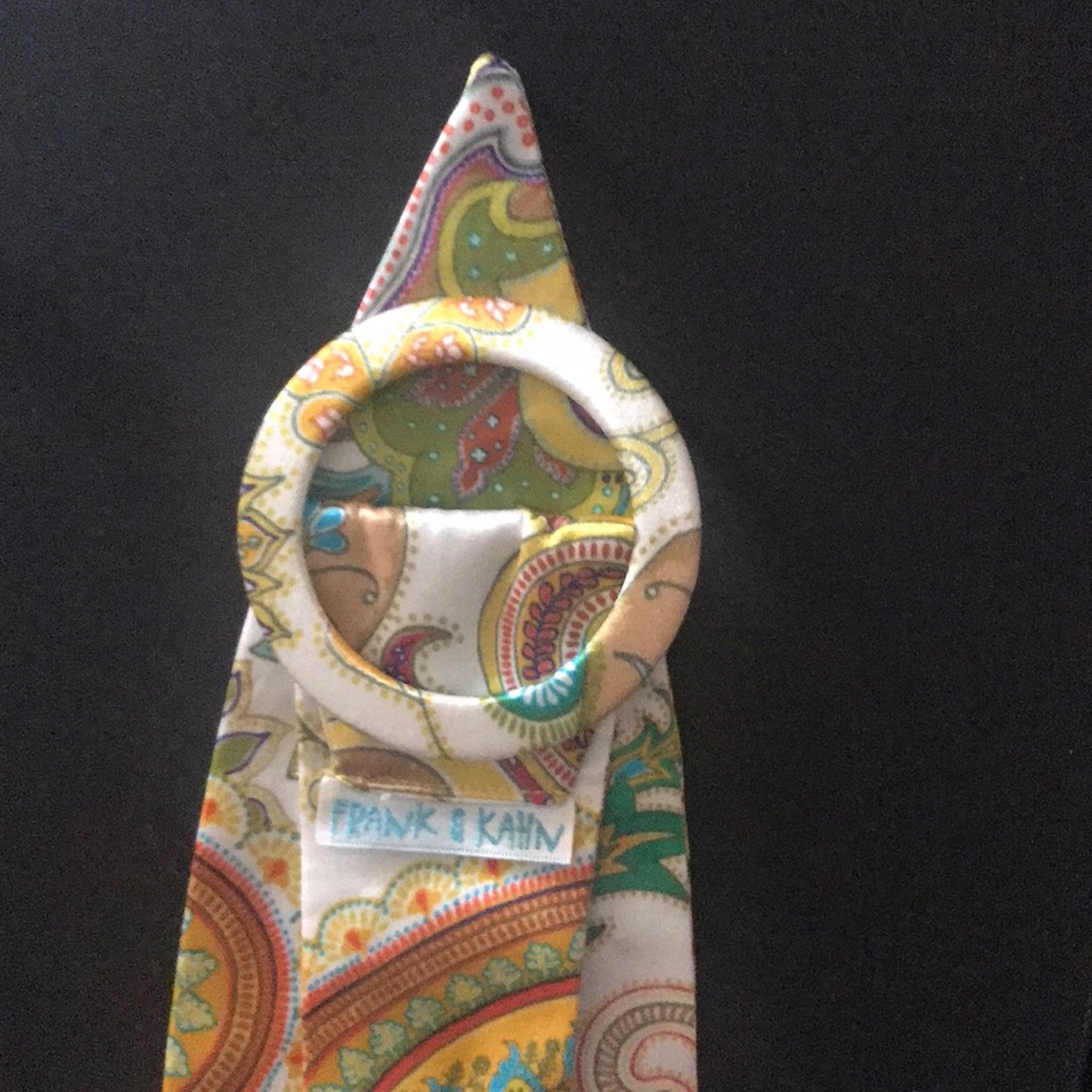 Frank and Kahn belt size small!!